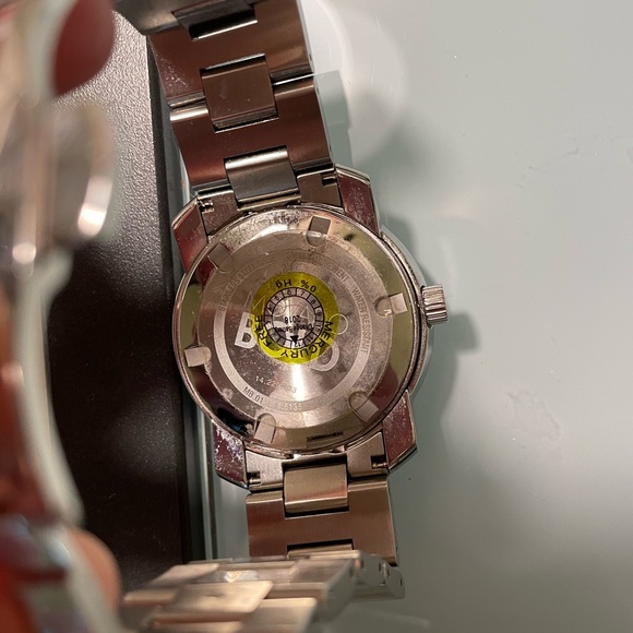 Beautiful movado watch from Jared. I have an Apple Watch and never used this one - Picture 1 of 6